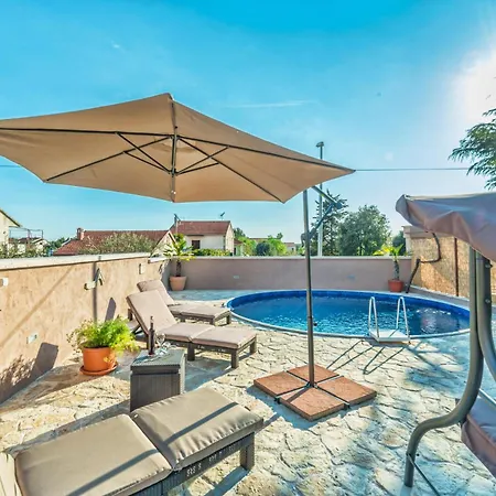 Pool Bakija 2 - Happy Apartment