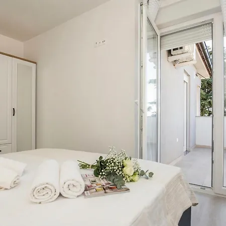Apartament Pool Bakija 2 - Happy Pakoštane