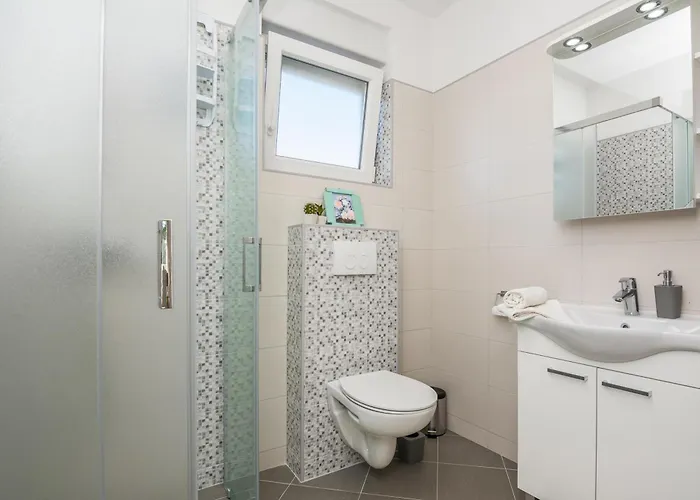 Apartman Pool Bakija 2 - Happy Pakostane