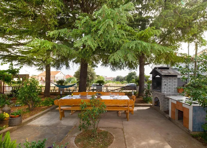 Apartman Pool Bakija 2 - Happy *