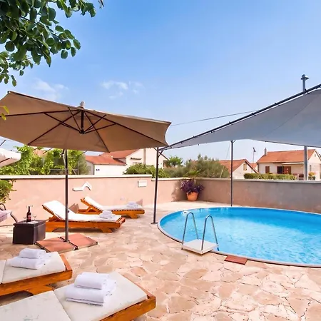 Pool & Garden Bakija 2 - Happy * Pakoštane